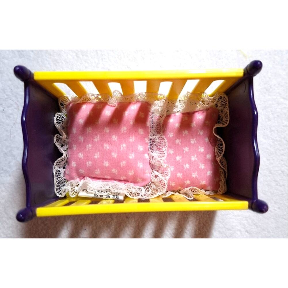 Vtg Simba Baby Doll Plastic 4" Crib Yellow Purple Barbie Living Room Pillows